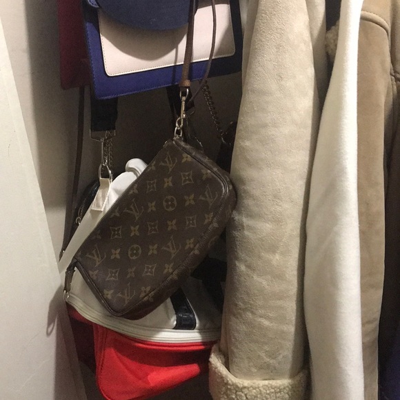 louis vuitton shoulder bag - Picture 4 of 5